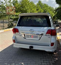 تۆیۆتا لاند کروزەر